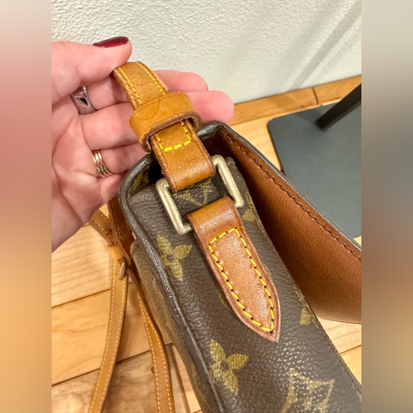 Louis Vuitton Vintage St Cloud PM in Monogram Crossbody Bag - Picture 5 of 16